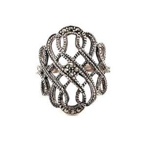 Ornate Silver Ring with Intricate Design and Sparkling Stones